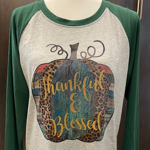 Thankful & Blessed Graphic Raglan Tee, size M - Picture 1 of 8